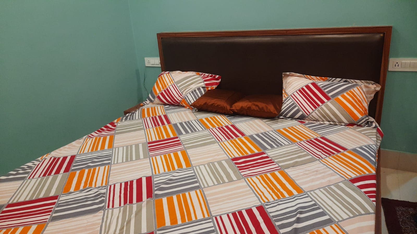 HOTEL KING KONG - Tap to explore photos