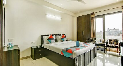 Via Hemkunt Residency - Nr Yatharth Super Speciality Hospital - Noida 110 Room Type - Executive Room
