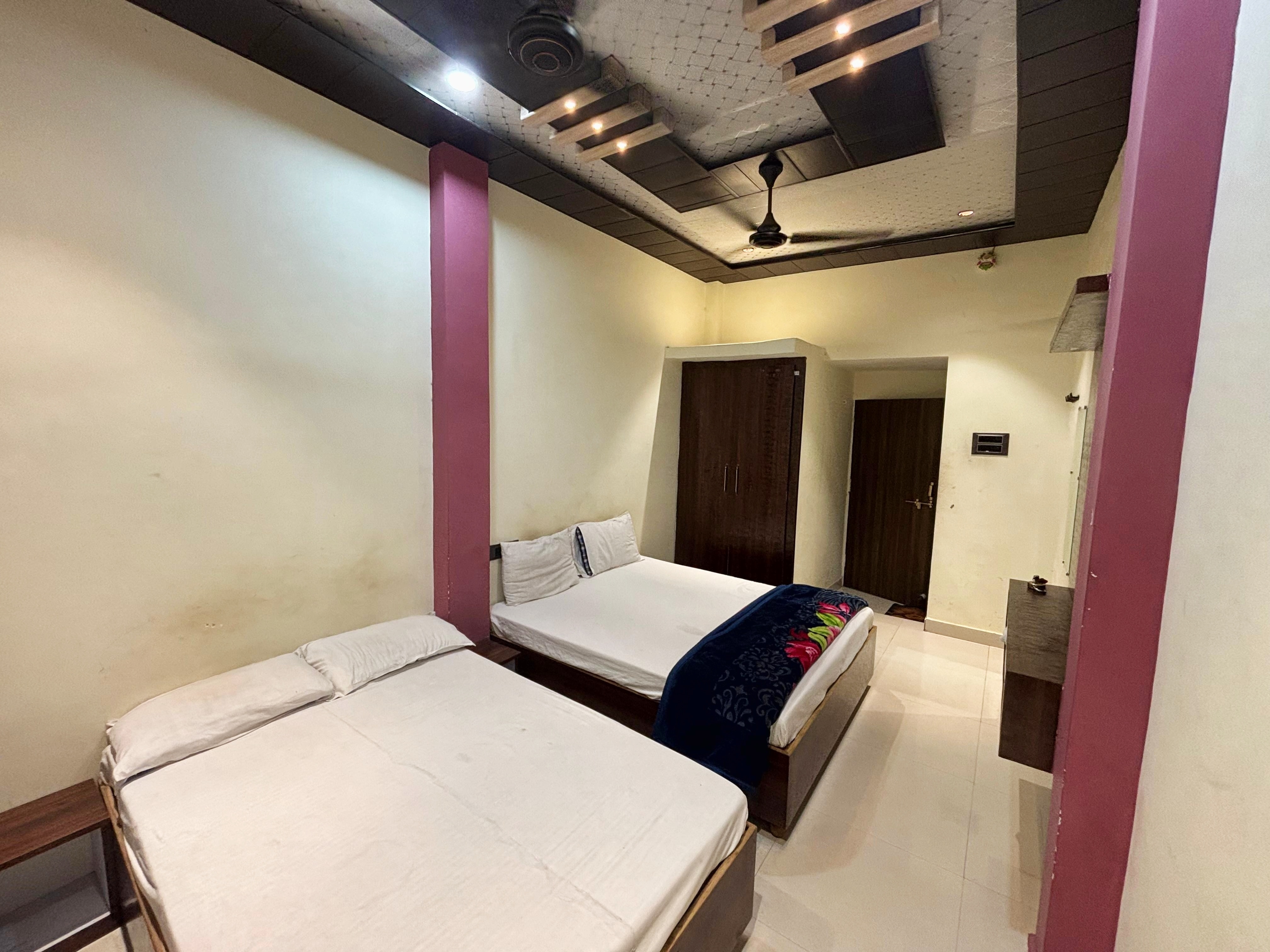 Shree Krishna paying guest house - Tap to explore photos