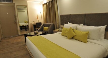 Royale Lalit Hotel Room Type - Deluxe Double or Twin Bed Room