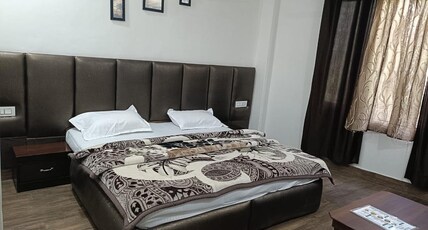 THE GLADE MANOR HOME STAY Room Type - ROOM 3