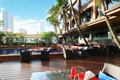 Ramada Plaza by Wyndham Bangkok Menam Riverside