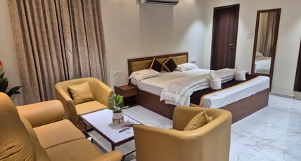 SRI NMK CONVENTION Room Type - Suite AC Room