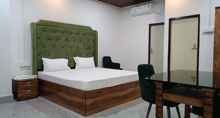 HOTEL GUNGUN Room Type - King Bed Room with Balcony