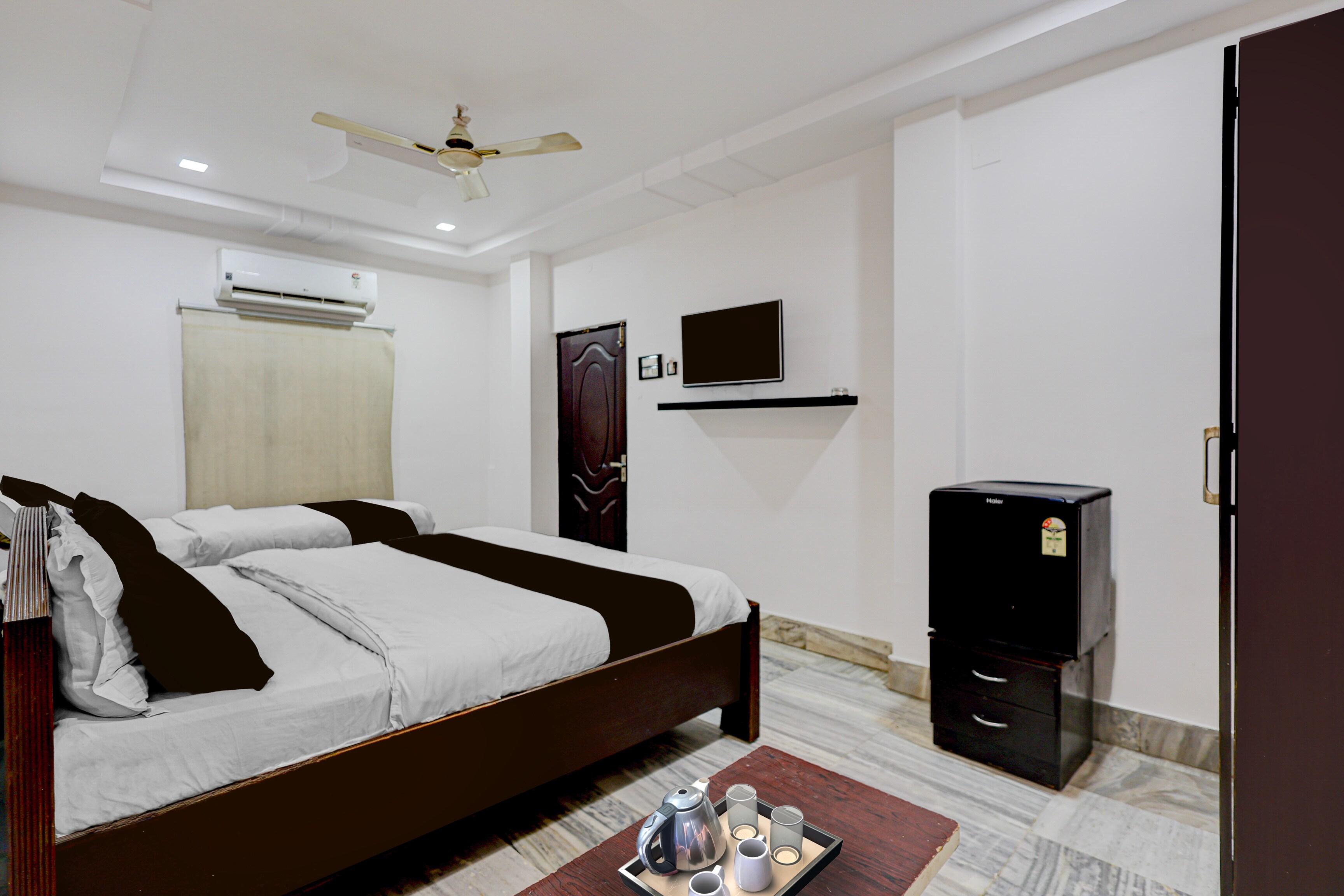 Super Hotel O Koritepadu Cheruvu Lakeview Formerly Aditya Grand - Tap to explore photos
