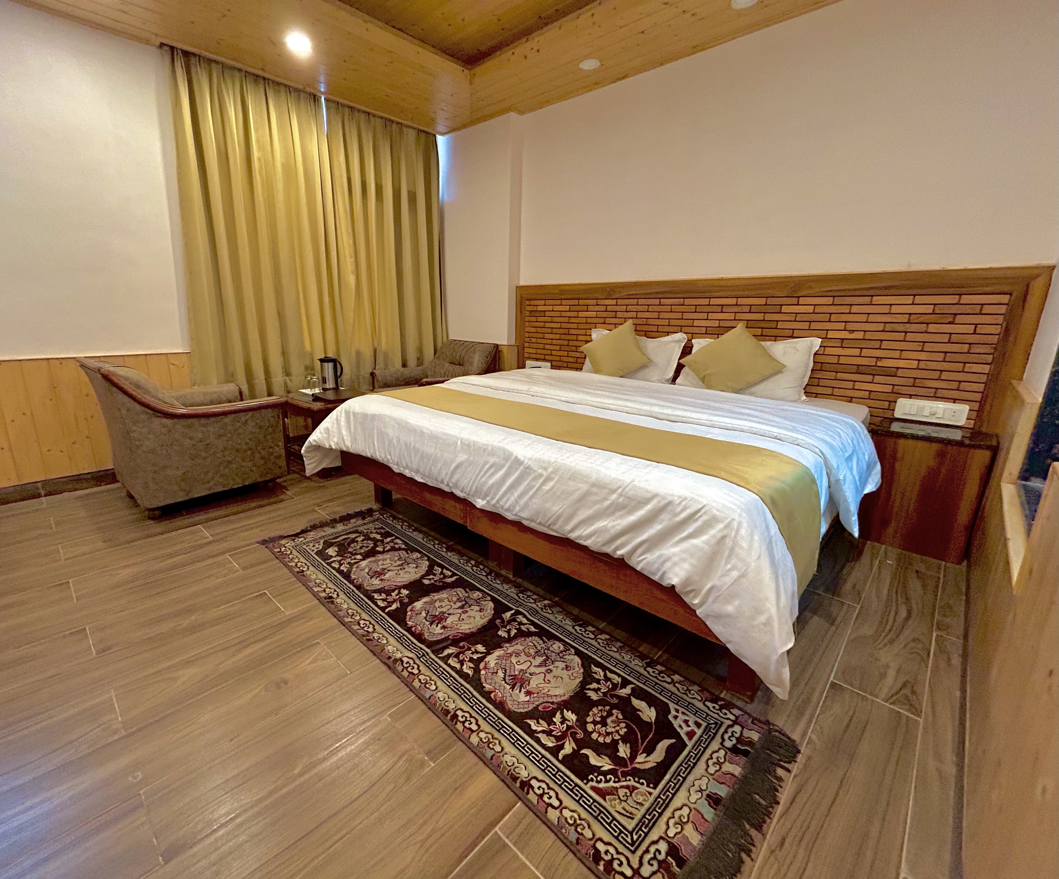 Satkar Residency - Riverside Old Manali - Tap to explore photos
