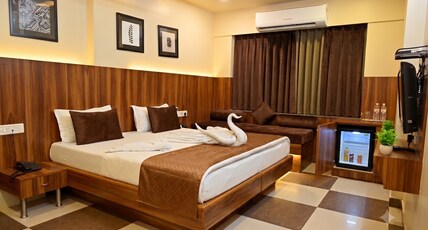 Hotel Marudhar Palace  450 Meter from Railway station Room Type - Super Deluxe Room