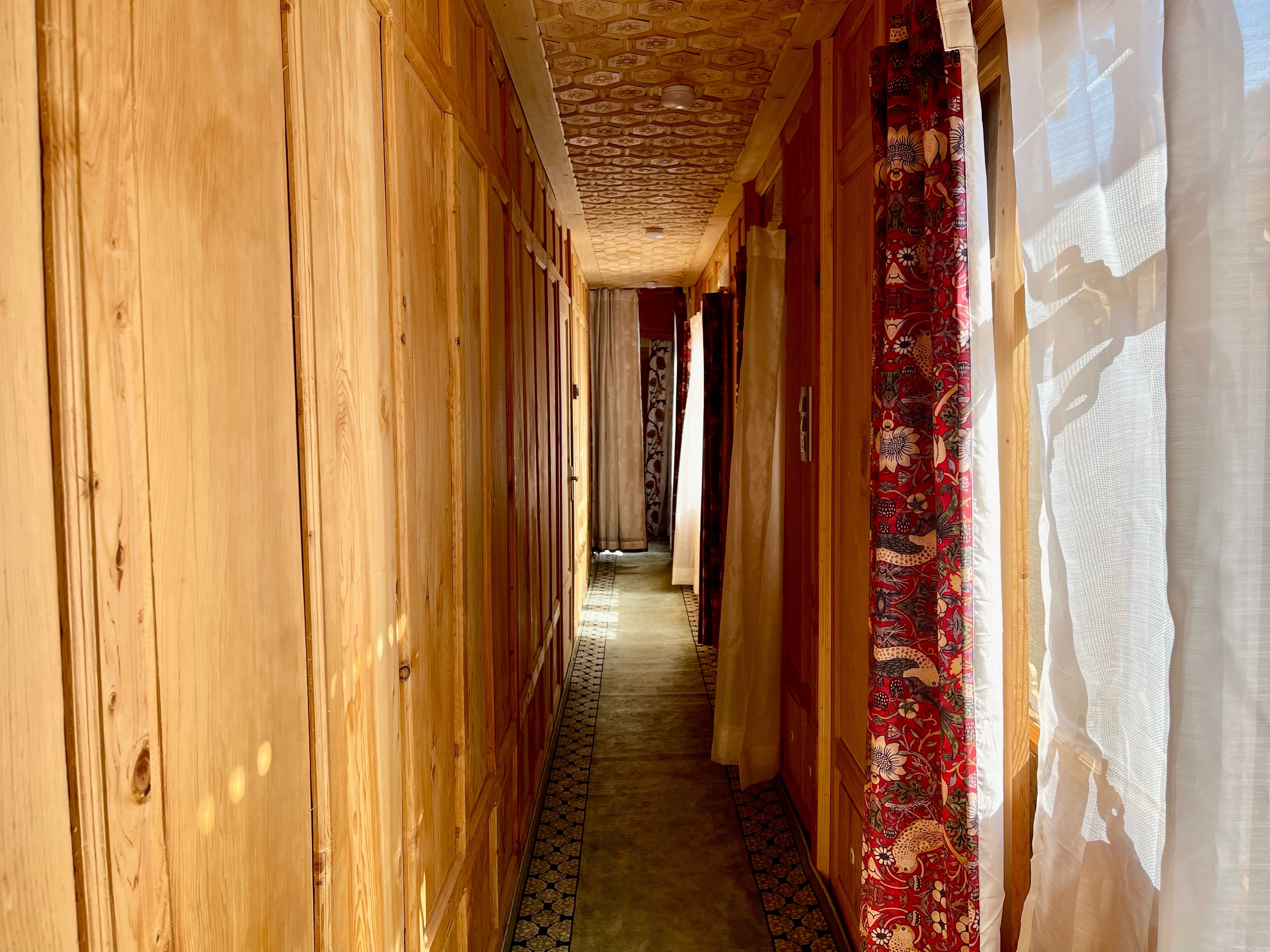 The Apollo 11 Heritage Luxury Houseboat, Srinagar - Tap to explore photos