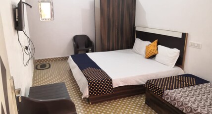 Green Pine Homestay | Rooms & Restaurant Room Type - NON balcony standard pine