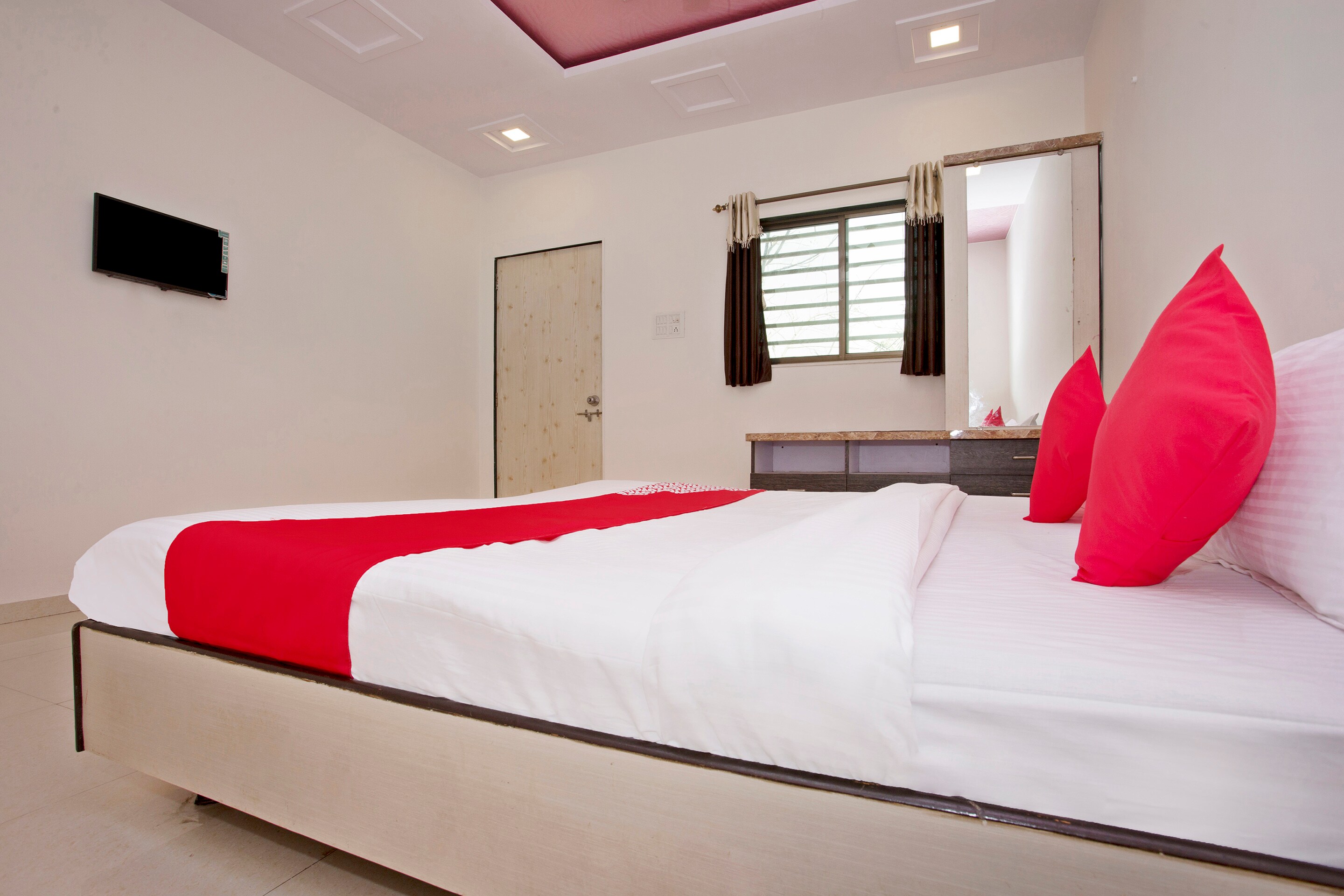 Hotel O by OYO Capital O Sai Icon Residency - Tap to explore photos