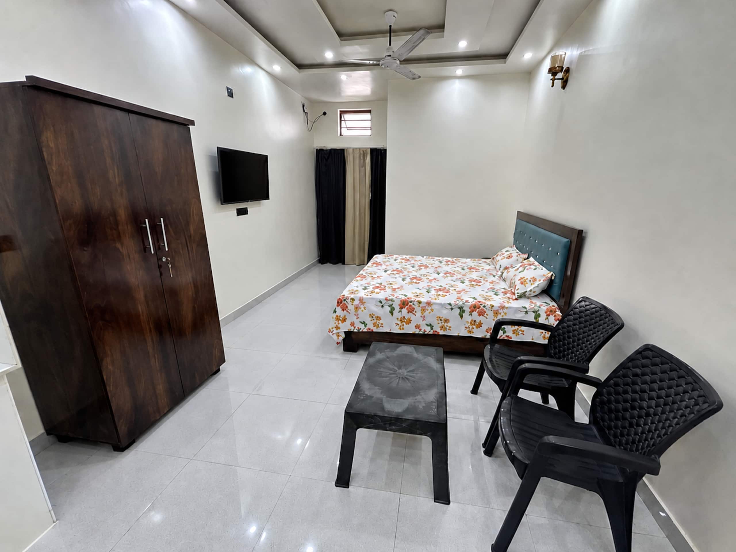 Mini Sparrow Homestay, Rishikesh, Haridwar & Dehradun Airport - Tap to explore photos