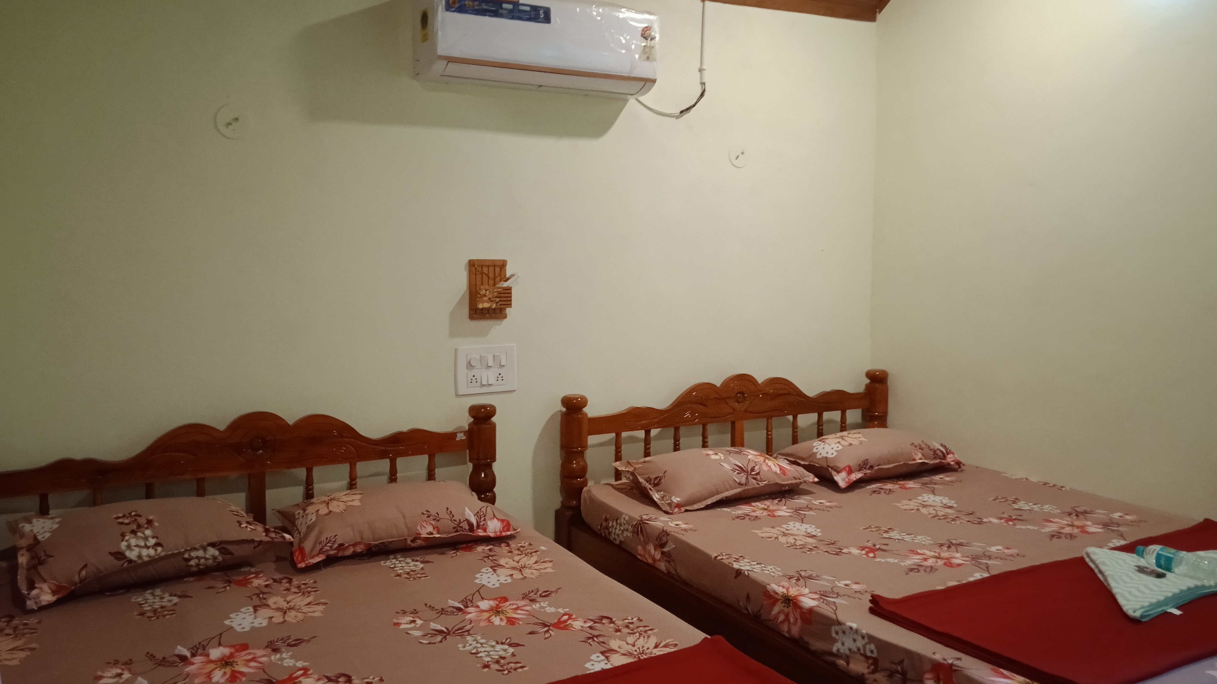 Golden Sea Flower - Tap to explore photos