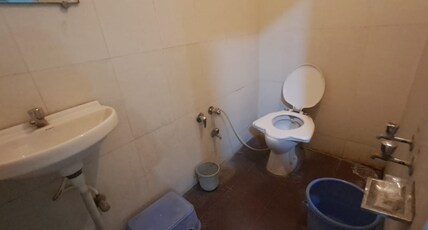 Hotel Poonam Lodging And Boarding Room Type - Standard Room