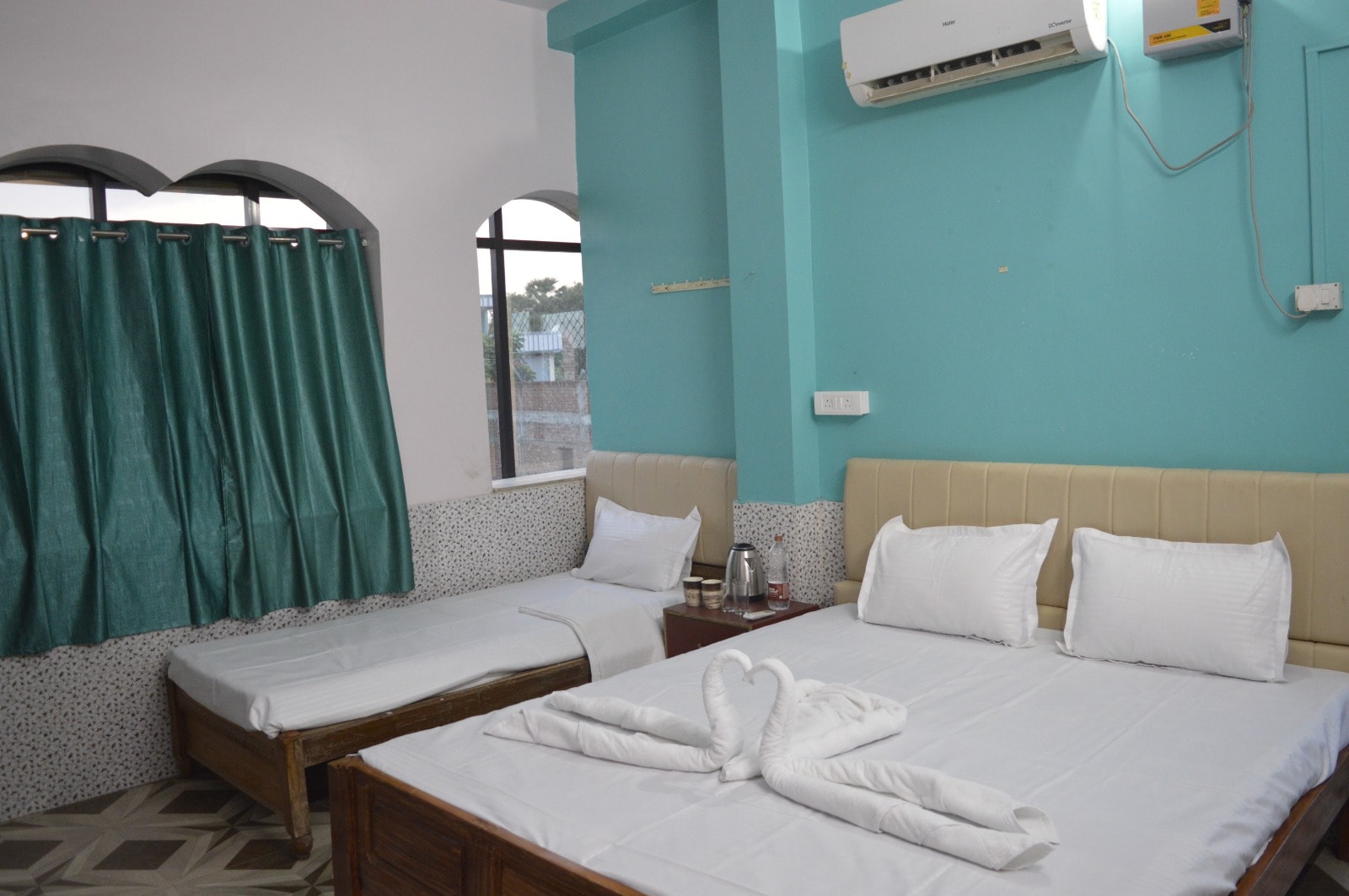 AAKARSH HILL VIEW HOTEL - Tap to explore photos