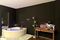 jacuzzi apartment in gurgaon