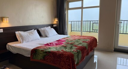 Biglaand Dew Castle Room Type - Executive Room With Balcony