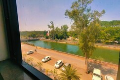 Hotel Cypress
