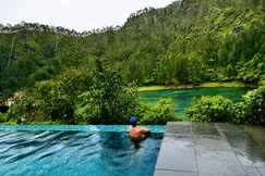 Khurpatal Lake Inn