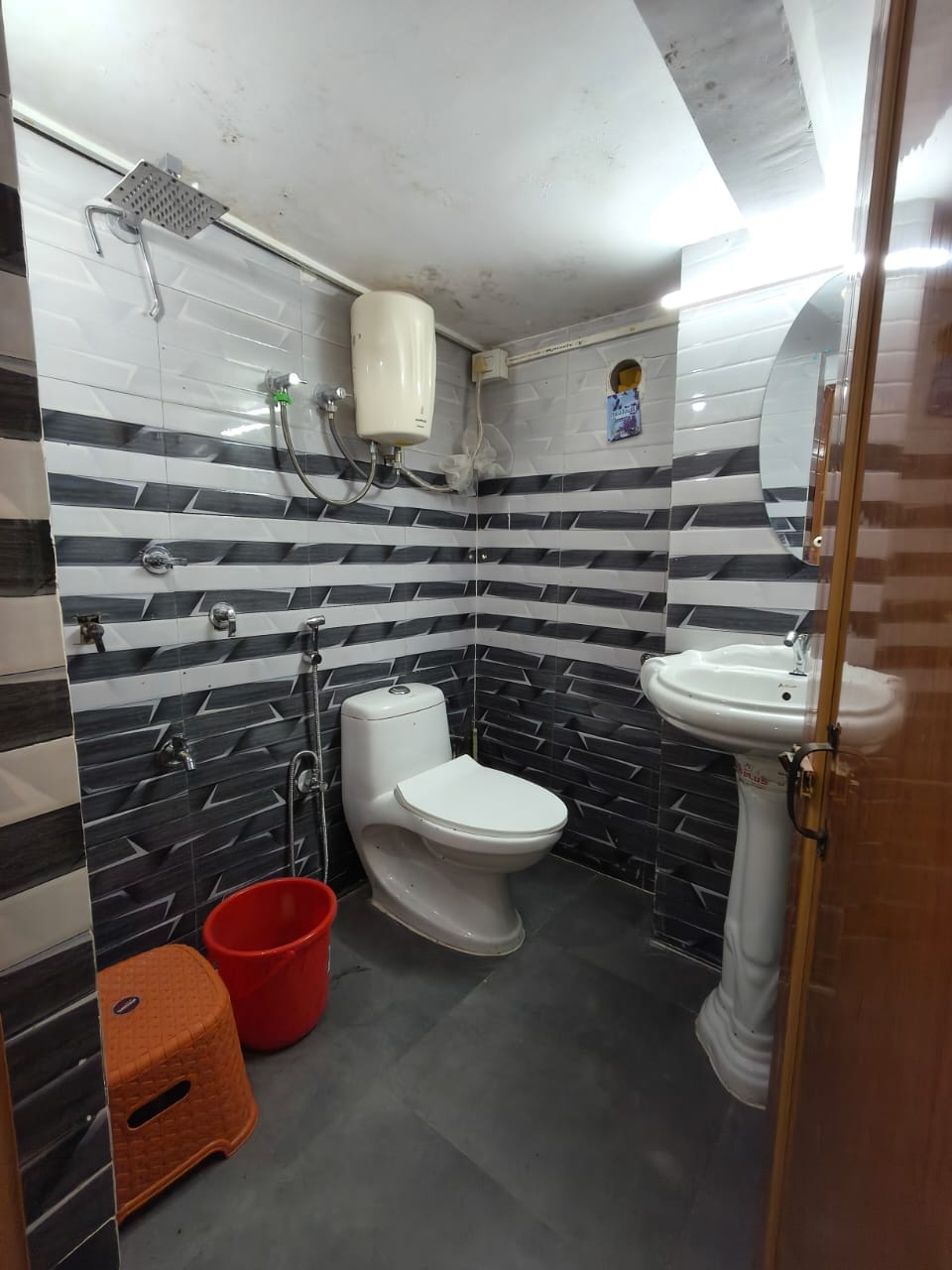 Aashirwaad Homestay | Rooms & Guided Treks - Tap to explore photos
