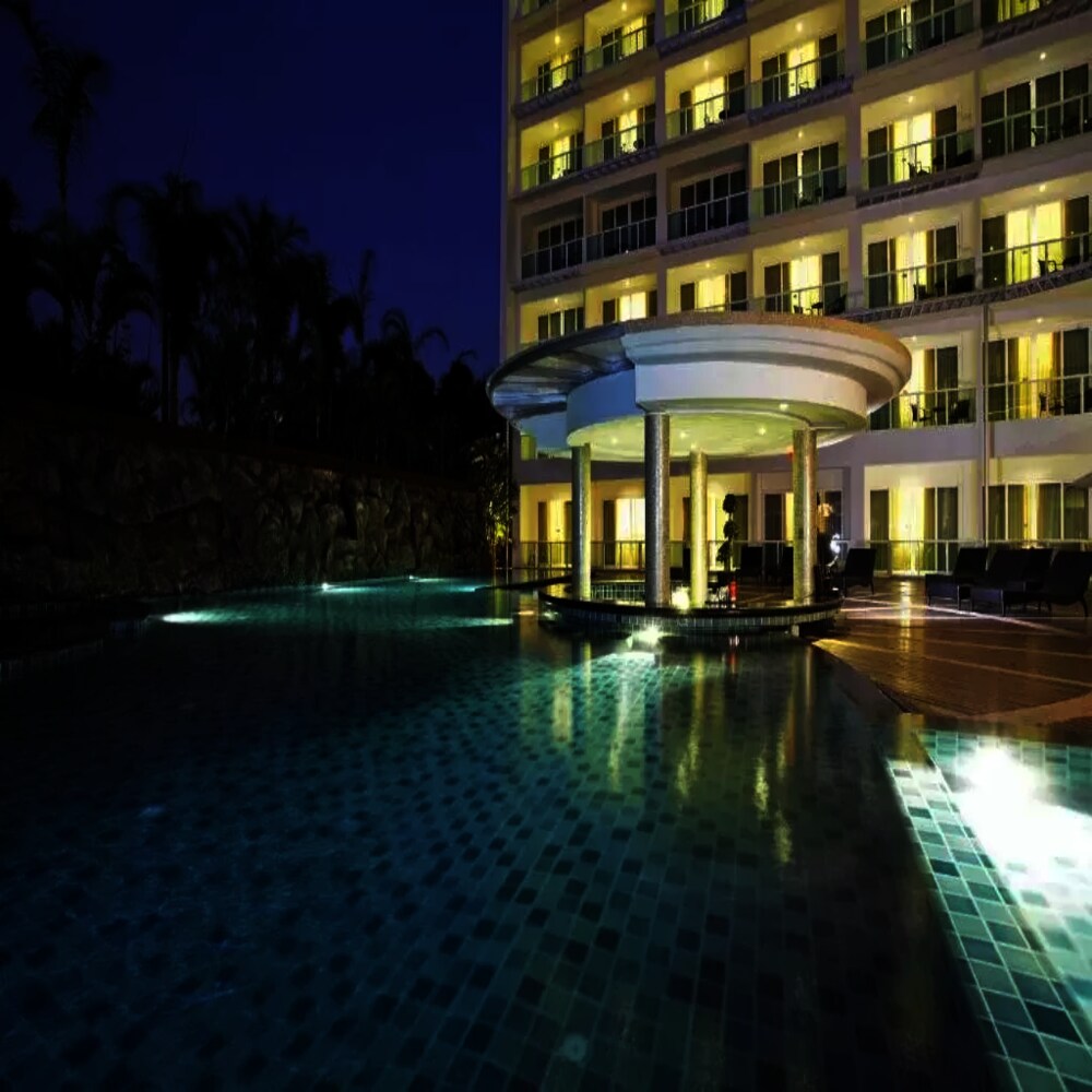 Centara Nova Hotel Pattaya - myPartner Selection - Tap to explore photos