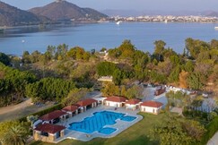 Maanya by the lake By Samav Hotels