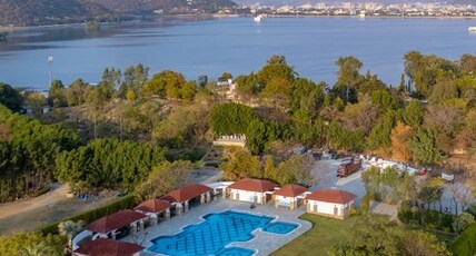 Maanya by the lake By Samav Hotels Room Type - Signature Room With Garden View
