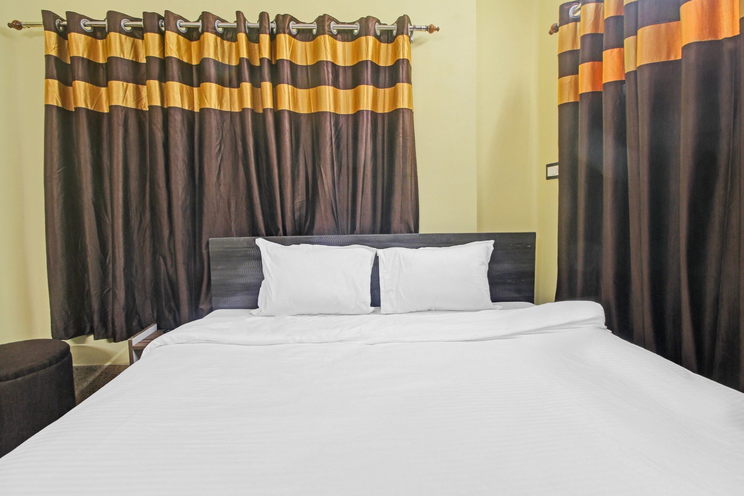 Hotel O Star VIP Inn Guest House - Tap to explore photos