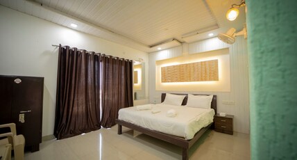 Hotel Orchid Palace Room Type - Super Deluxe Non Ac Room