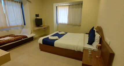 Hotel Blue Valley Room Type - Family triple bedded AC Room