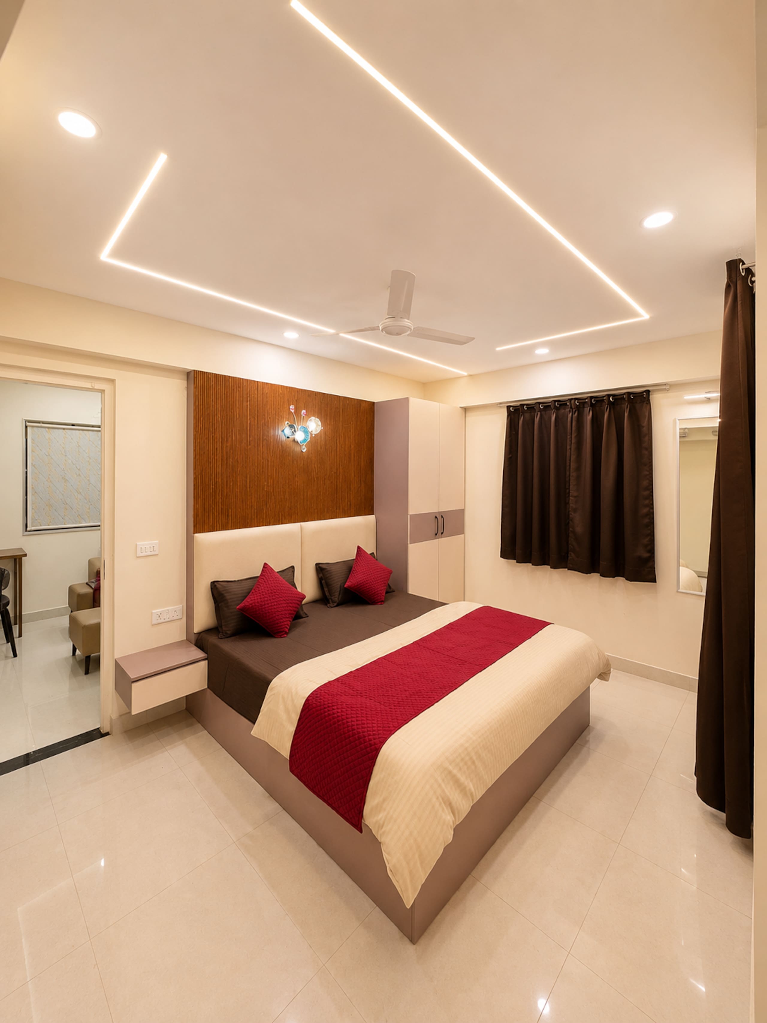 Luxury 1BHK with Balcony near Railway Station - Tap to explore photos