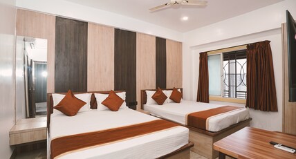 HOTEL ROYAL PALACE Room Type - 4 BED ROOMS
