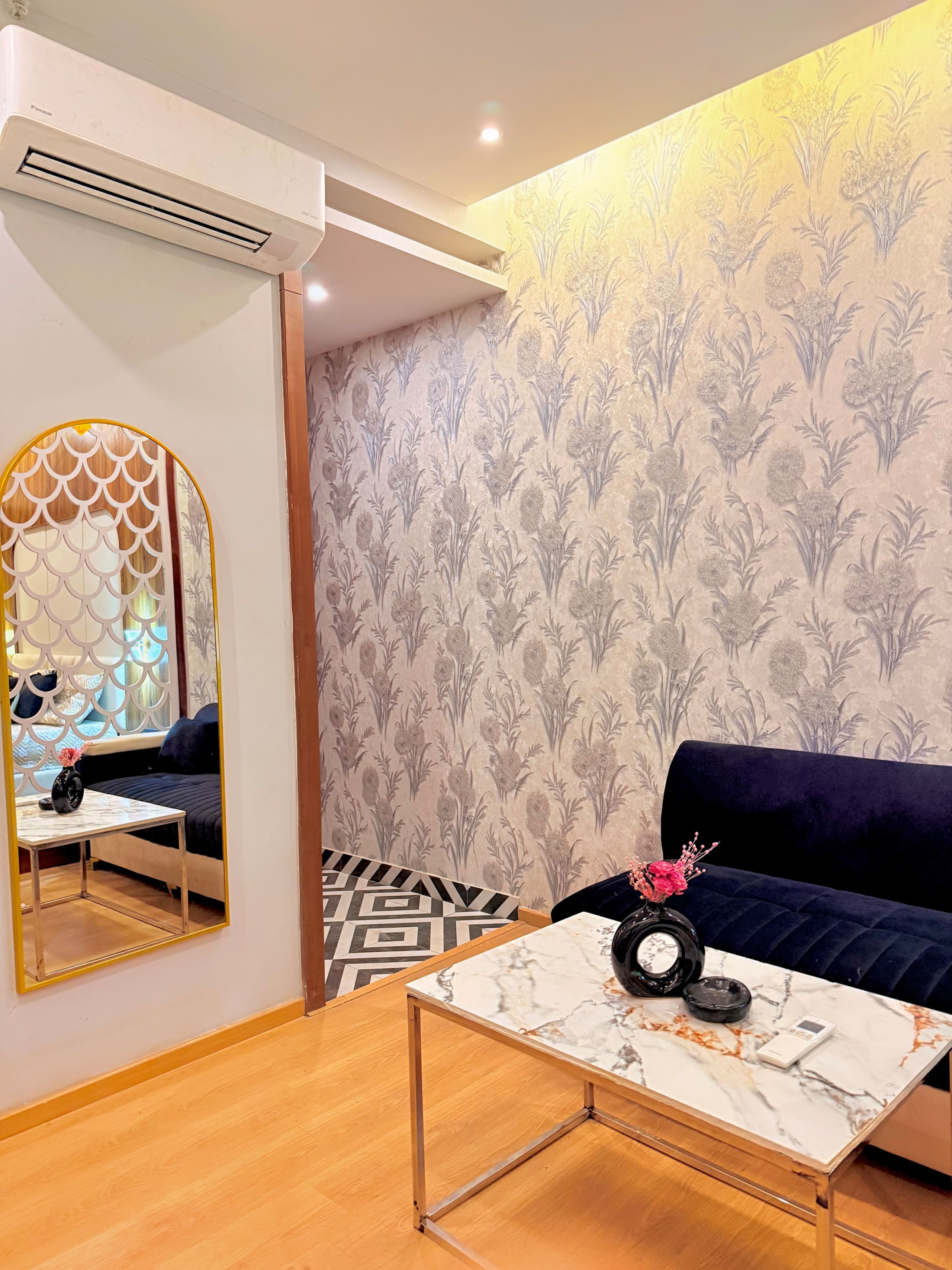 CozyCup Studio | 55 inch TV | Free parking - Tap to explore photos