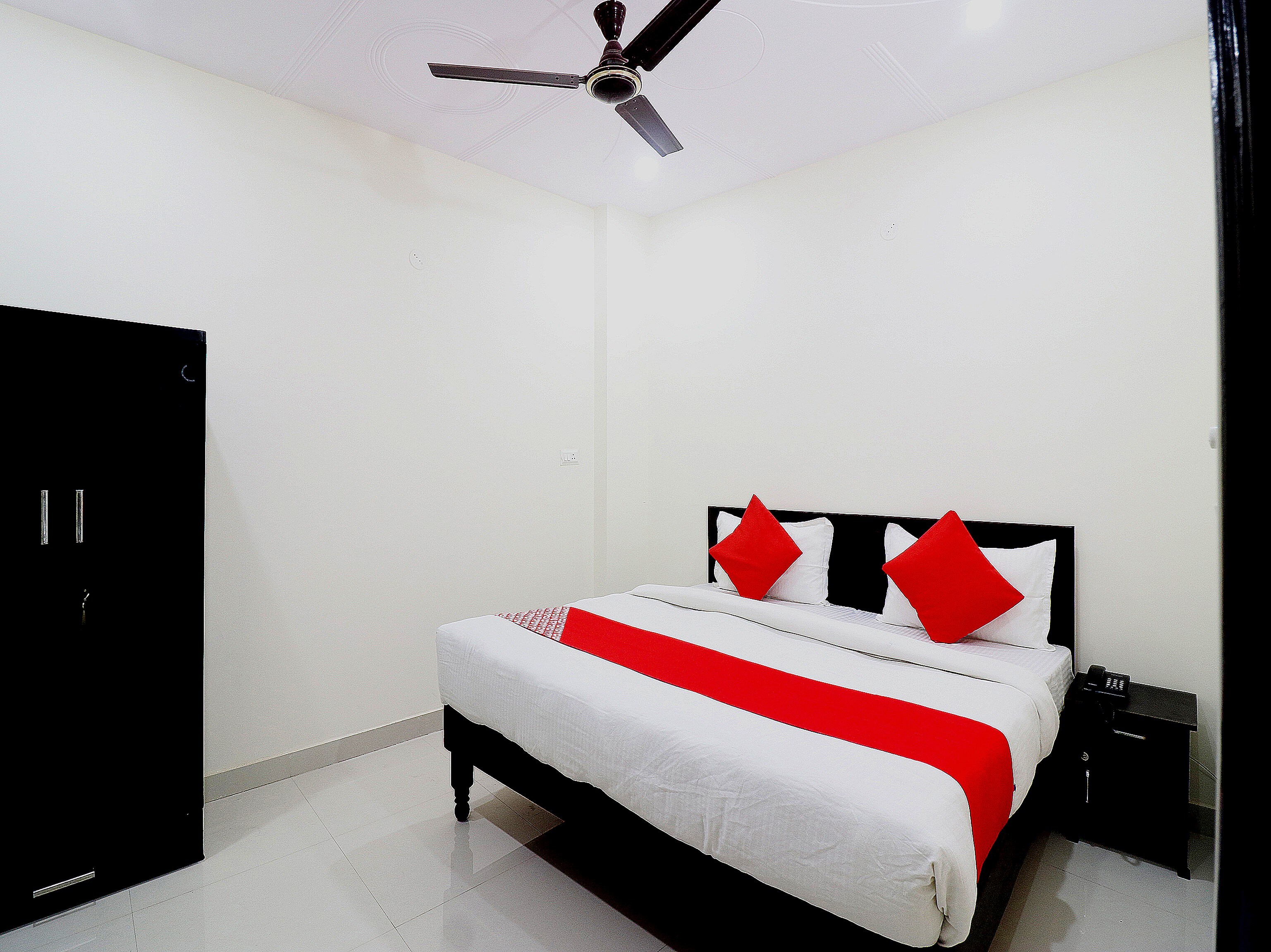 Hotel O AMANTRA RESIDENCY - Tap to explore photos