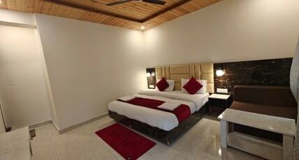 Stays By Bajrangi -Pandukeshwar Room Type - Super Deluxe Double Bed Room