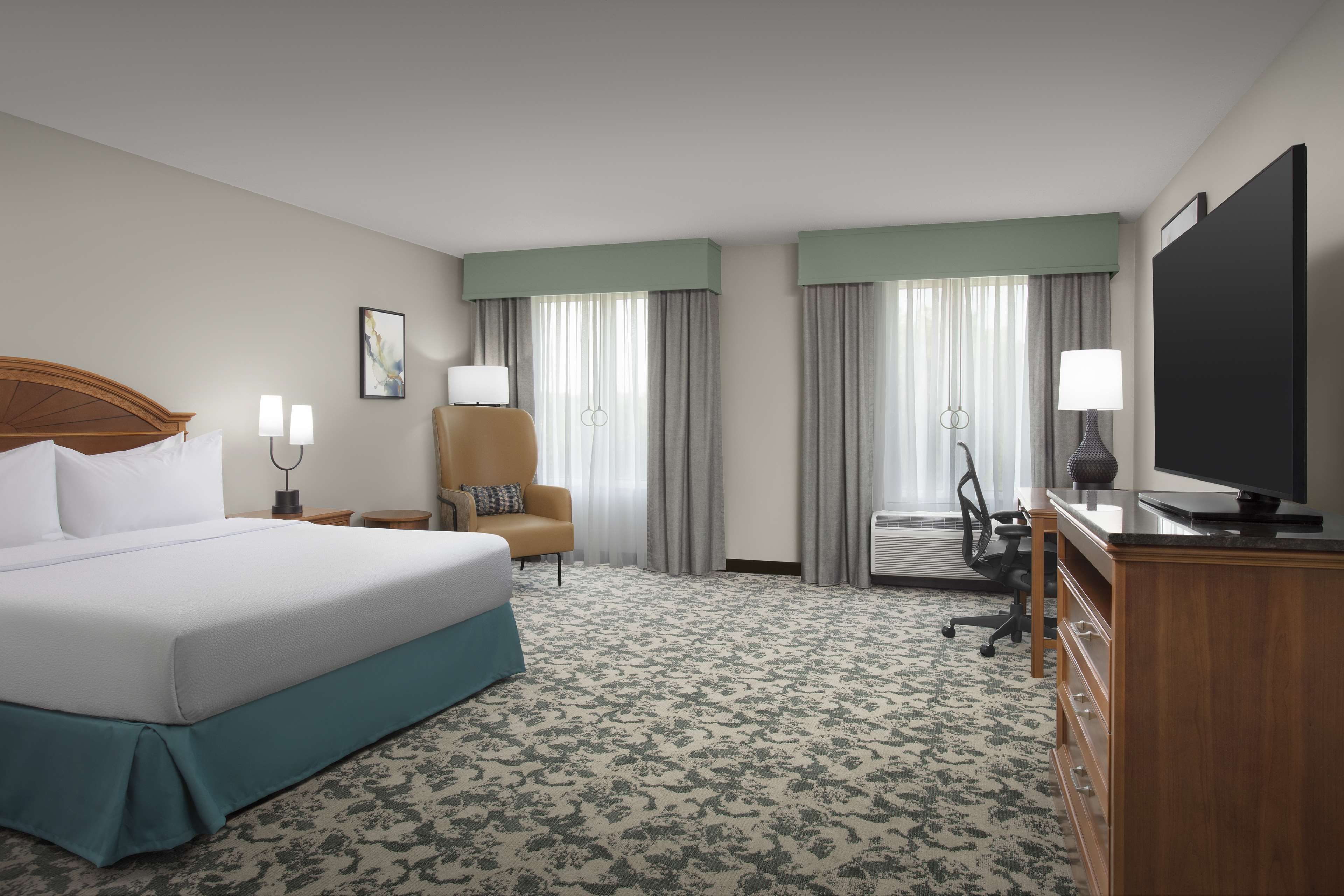 Hilton Garden Inn Gainesville - Tap to explore photos