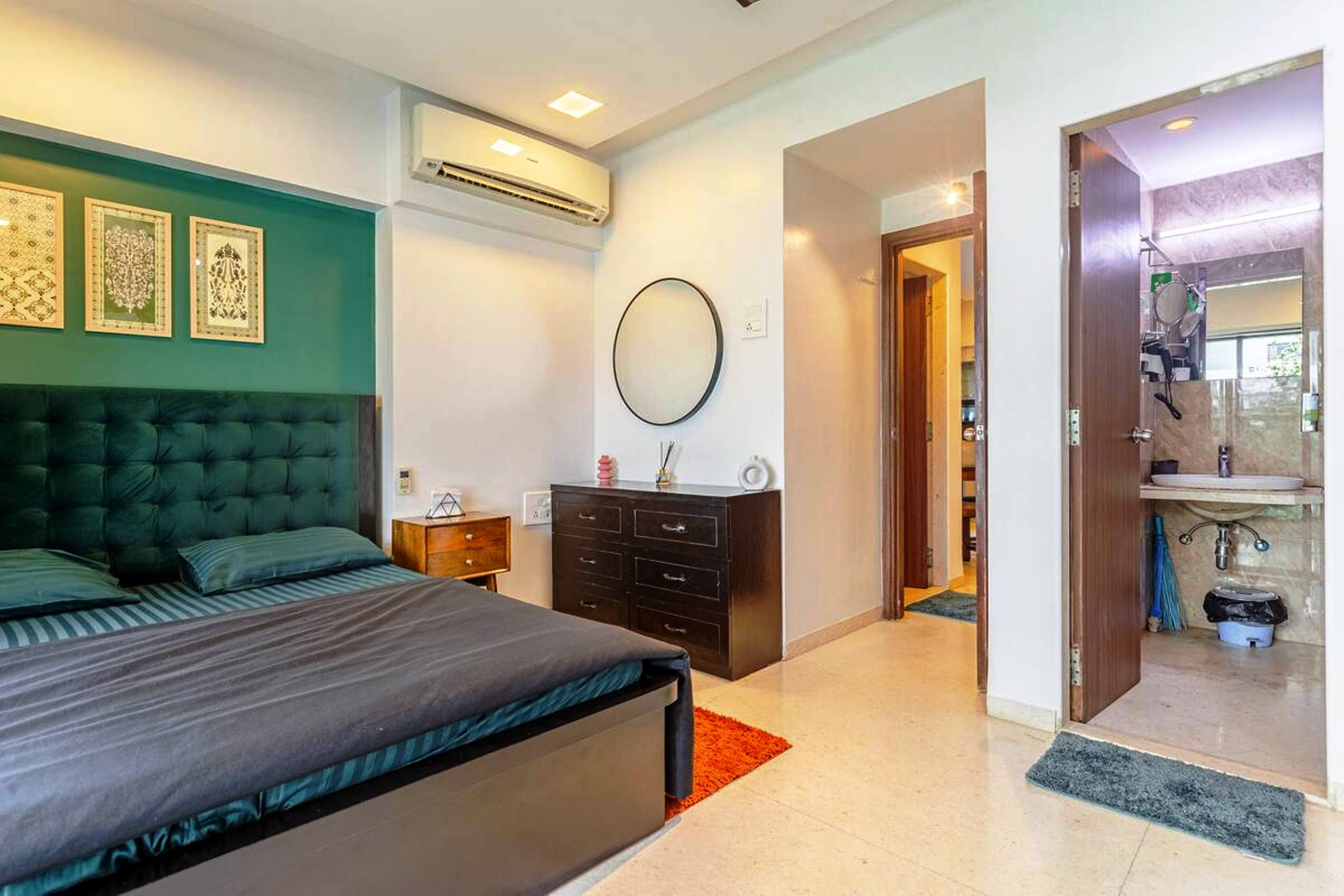The Emerald Abode II Premium 1Bed Condo Santacruz - Tap to explore photos
