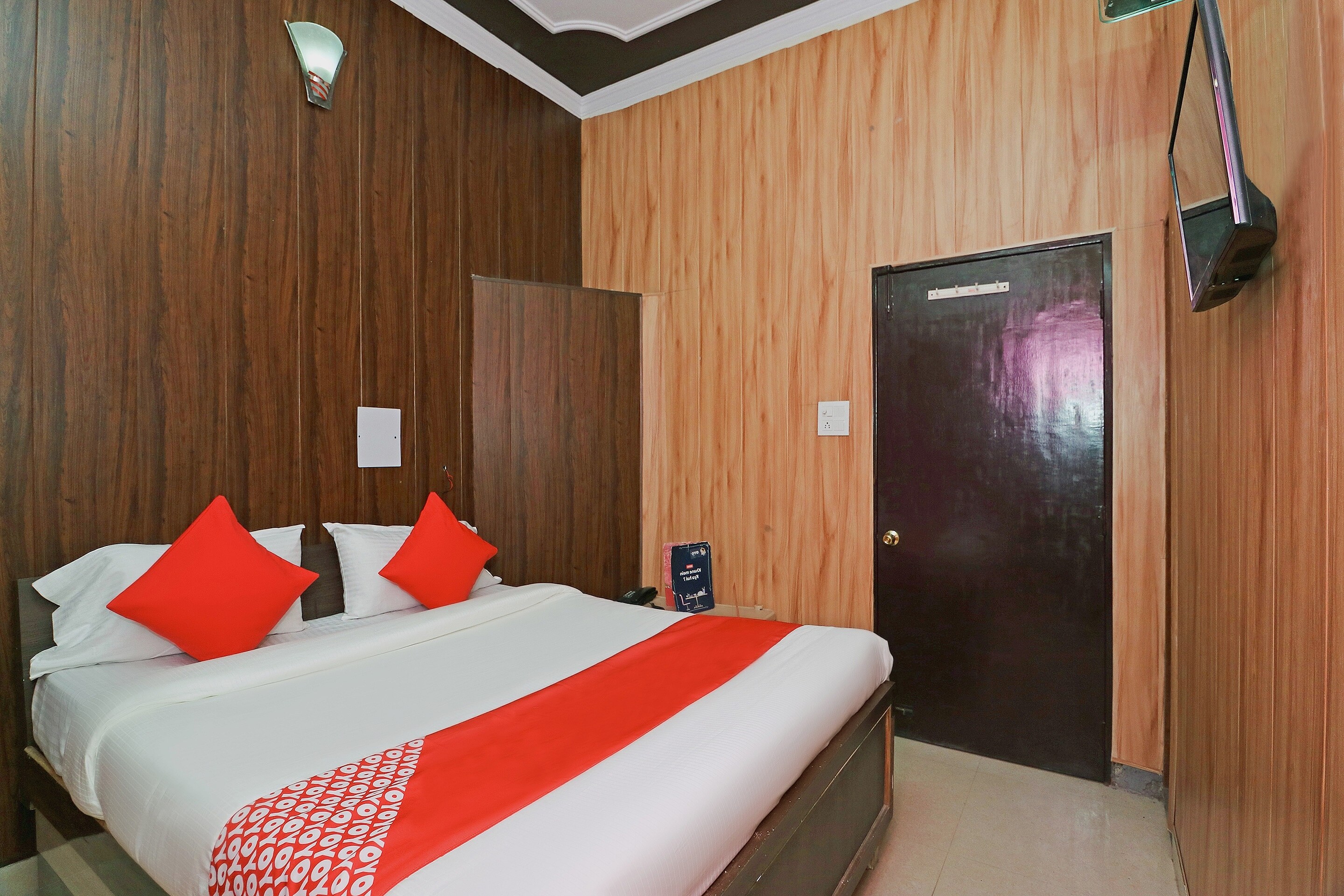 Hotel O Mahalaxmi Palace - Tap to explore photos
