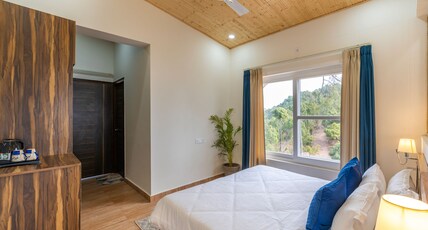 ELIVAAS Signature Stars and WindSongs Room Type - Garden Suite