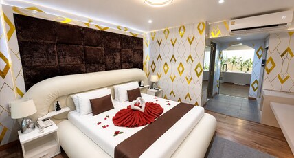 Pooh Beach Resort & Spa Room Type - Honeymoon Suite with Jacuzzi