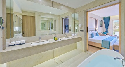 Shivsagar Resort & Spa Room Type - Royal Suite With Bathtub & Balcony