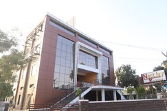 NESTLAY ROOMS VANAGARAM