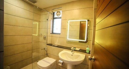 Hotel Villa Maryam Room Type - Super Deluxe Room AC