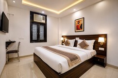 Hotel Unique HomeStay Lajpat Nagar