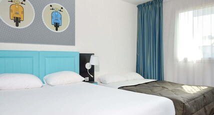 ibis Styles Angouleme Nord Room Type - Standard Room with 1 double bed and twin beds ibis Styles Angouleme Nord Room Type - Standard Room with 1 double bed and twin beds