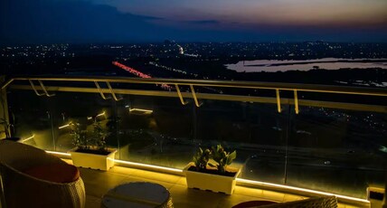 Top Floor 43 River View Stay At Supernova Noida Room Type - Top Floor 43 River View Stay At Supernova Noida