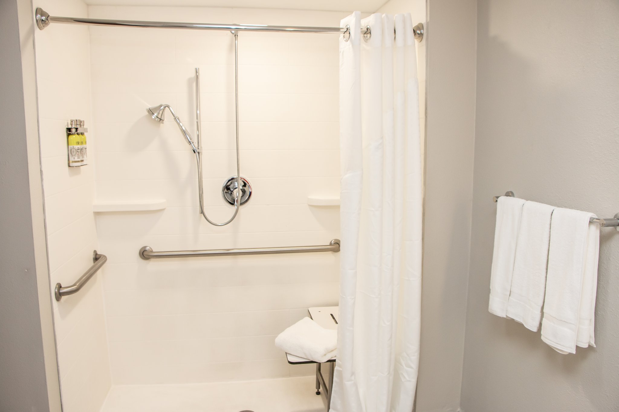 Holiday Inn Express Allentown North - Tap to explore photos
