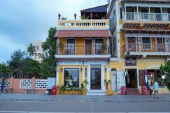 La Plage Seaview Suites