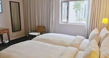 DoubleTree by Hilton Hotel Cape Town - Upper Eastside Room Type - TWIN GUEST ROOM