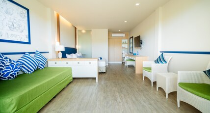 Phuket Boat Quay Hotel Panwa Beach Room Type - Premier Triple Room