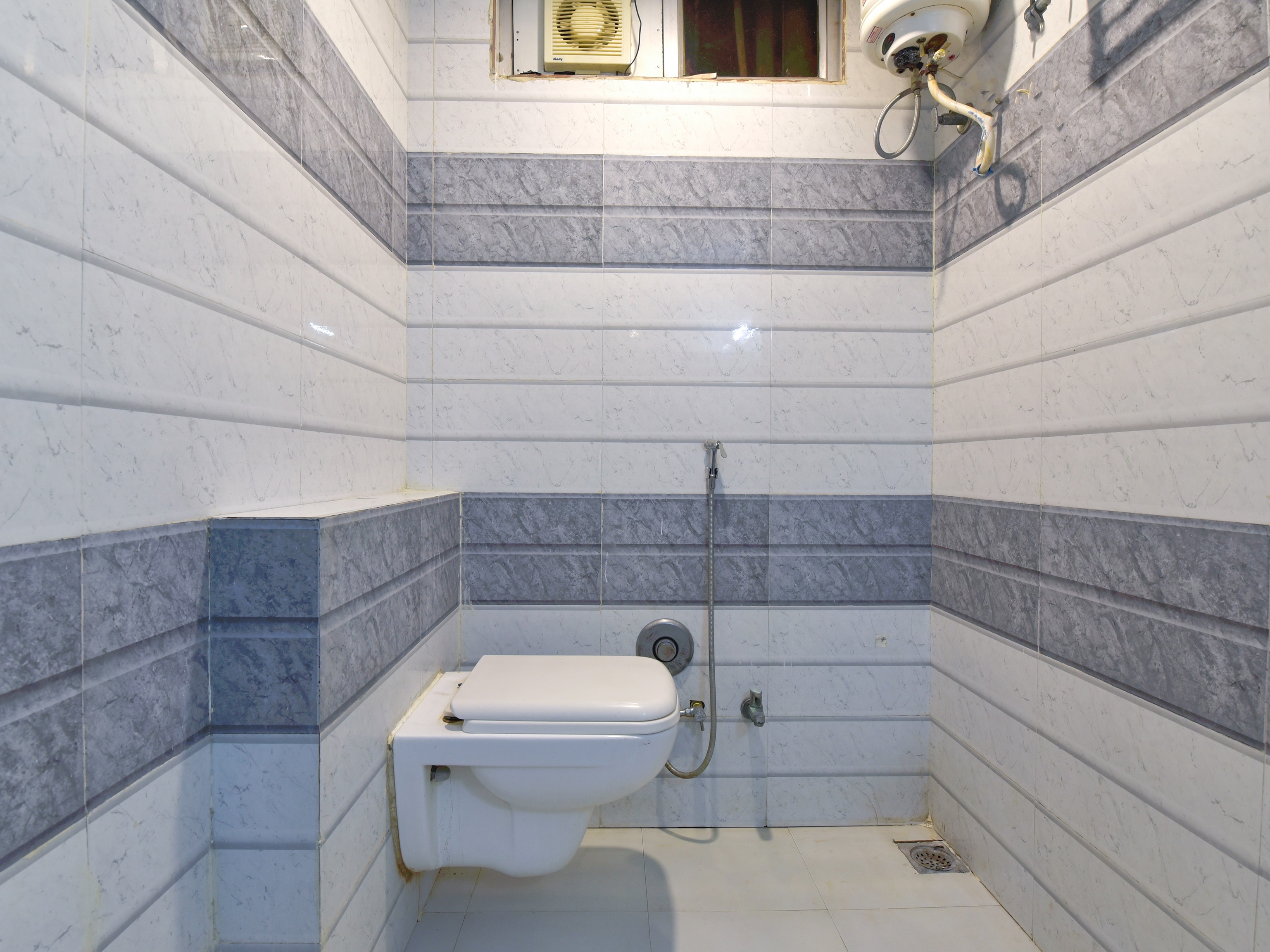 Hotel Elegance Near Lake Pichola - Tap to explore photos